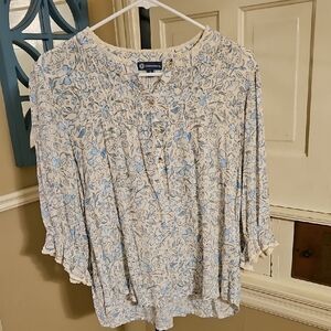 🌸 Democracy Blue Floral Blouse – Size Large | Great Condition